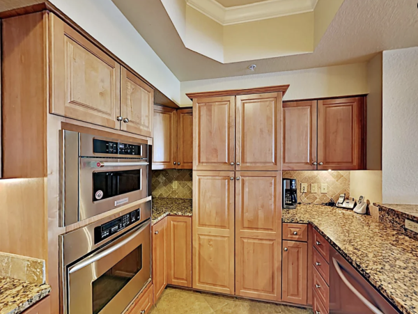 Destin Beach Vacation Condo Rental 4 bedrooms Sleeps 12